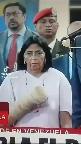 Y a esta como la llaman? Se está momificando en vida. Parece un personaje de una película muy conocida.