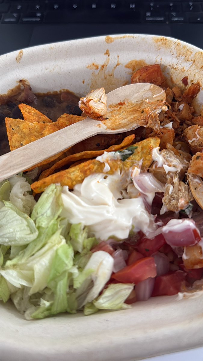 ansulstack's tweet photo. @Swiggy @SwiggyCares got chcicken bowl instead of veg when ordered frommtacobell.

Order id 224844434655840

Seiggy help needs 6 hrs to get back on email. 

Wtf  is this https://t.co/ROdpiJD6Gy