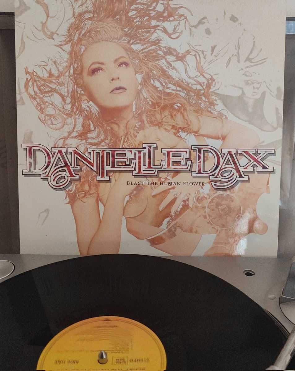 GeorgiosMasman2's tweet photo. @IPhillips79 Musician Artist Urban Pantheist
Gorgeous #DanielleDax https://t.co/mINaKWgI5Q