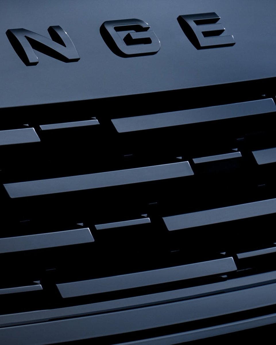 Introducing Range Rover Sport SV Black.

Ebony Windsor leather. Gloss Grand Black finishers. Rebellious, inside and out.

#RangeRover #RangeRoverSport