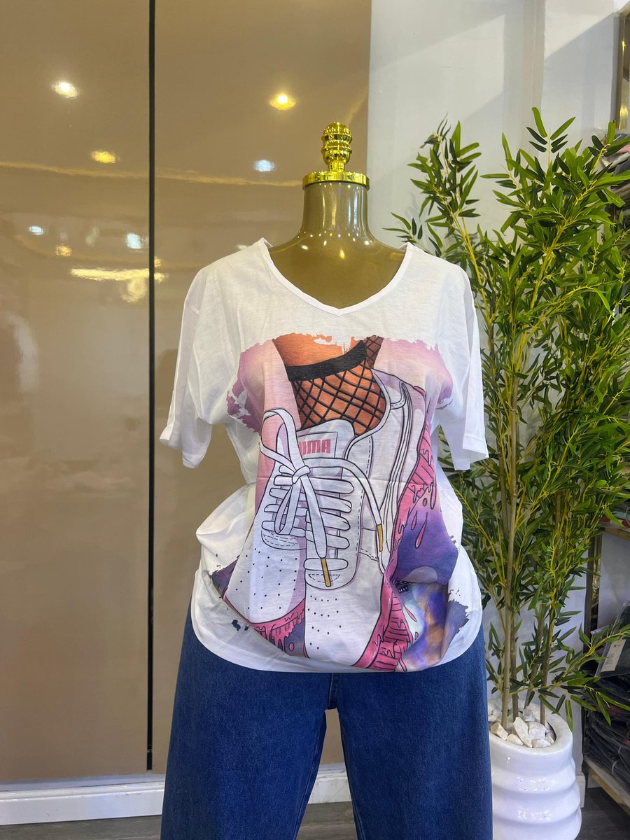 Hi guyss 
I have these beautiful tops at a discount price
Price: 6,000Naira
Worldwide Delivery 🚚🌎 
Location: Lagos, Nigeria

Please retweet and like🥺