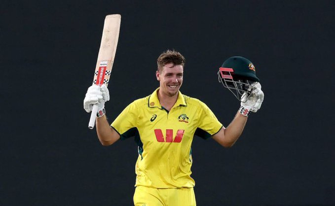 कोलकाता नाइट राइडर्स (KKR) ने IPL 2026 के मेगा ऑक्शन में ऑस्ट्रेलियाई ऑलराउंडर Cameron Green को 25.20 करोड़ रुपये में अपनी टीम में शामिल किया। 

Cameron Green के लिए चेन्नई सुपर किंग्स (CSK) और KKR के बीच कड़ी टक्कर देखने को मिली, लेकिन अंत में बाज़ी KKR के हाथ लगी।

अब तक IPL