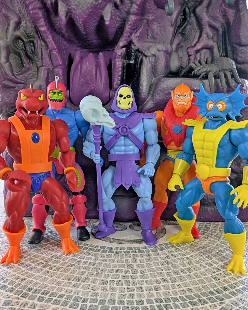 JaviMutante's tweet photo. ¡Martes de Masters baby! Los guerreros diabólicos están de reunión en la Montaña de la Serpiente para preparar las cenas navideñas 🎄🤣. ¿Cuál es tu esbirro de Skeletor favorito que sentarias en tu salón? #mutantoys #motu #mastersoftheuniverse #cartooncollection https://t.co/zrCoC8WcFP