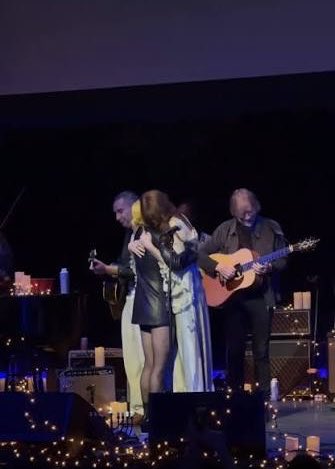 nvrfeltsoglum's tweet image. hayley williams the queen of manifestation and side quests😭💛