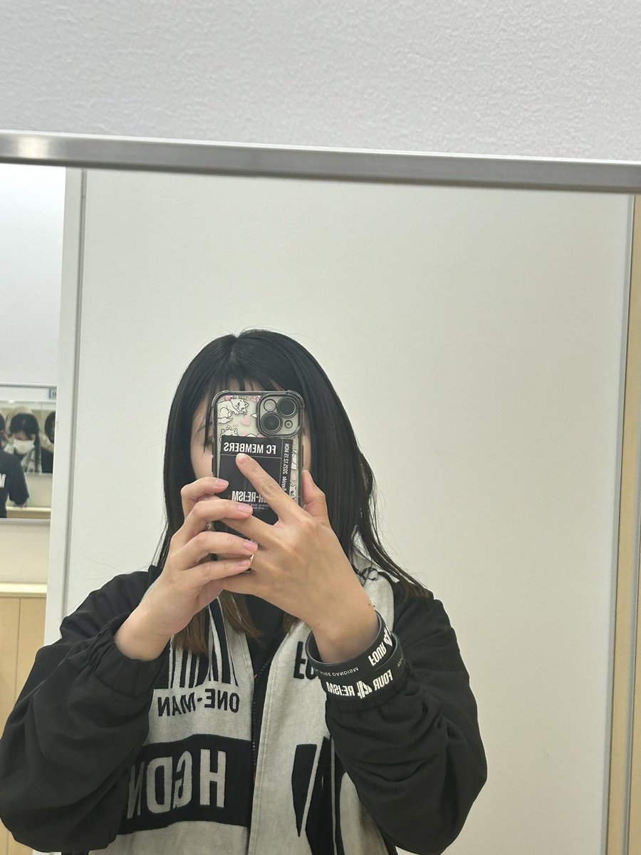 suzu_kasu__'s tweet photo. Zepp大阪行ってきた〜✨️
髭男やっぱり最高😭
ファンクラブツアーだったからセトリも最高やったよね✨️

ライブで生きていけてる🥰
来年も当たりますように！！！

 #髭男Zeppツアー  #髭男  #Official髭男dism  #official髭男dism好きな人と繋がりたい https://t.co/x6Dw69ltZT