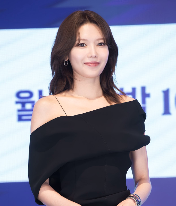 AboutMusicYT's tweet photo. Sooyoung of Girls Generation when asked about Tiffany's relationship and marriage plans:

"I'm so happy, it's happy news and something I can only support. The members are my closest friends, no matter what choices they make, it's something I want to celebrate." https://t.co/PyesFvk3lJ