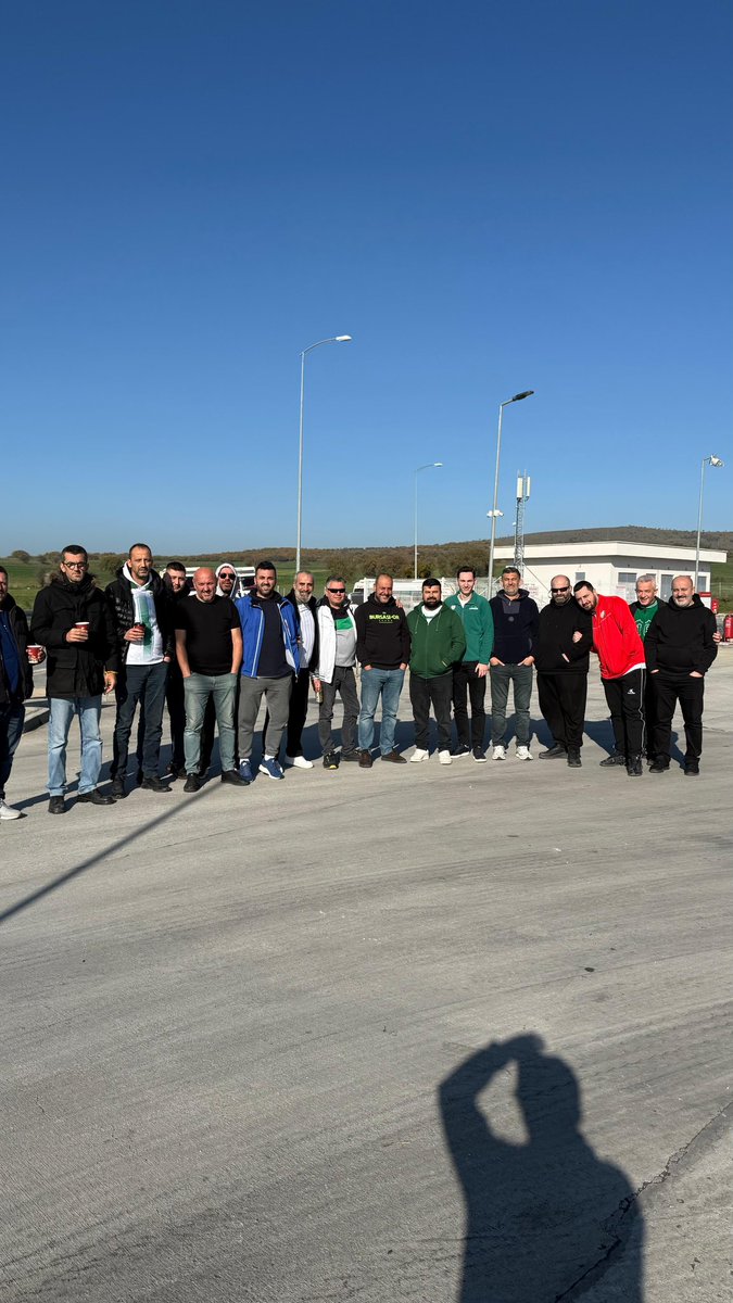 Bursa nerdeyse taraftarı peşinde. 

16.12.2025
📍Soma