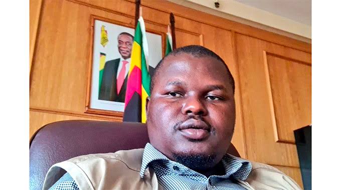 APPRECIATION POST <a href="/TafadzwaMugwadi/">Hon. Tafadzwa Mugwadi</a>
Munin'ina WaMukoma Is A Good Leader. Most People Don't Understand Kuti Politics Dzakangofanana ne Sting Inoitwa ku Dancehall, its not that PERSONAL but shiri inozongofa.