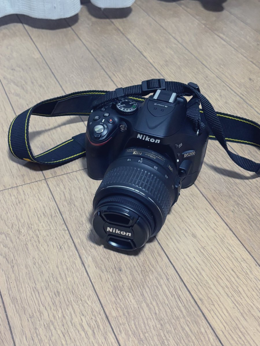 専用ですので、他の方はご遠慮くださいませ。 カメラセット　限定お値下げ メルカリで買ったカメラ来たぞー！ 当たり前だけど使い方分からねー！笑