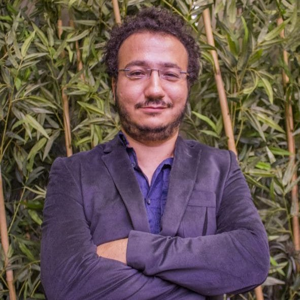 Oytun Erbaş: Annelerin ev hanımı olması gerekiyor. 

Çalışan annelerin çocukları başarılı olamaz.