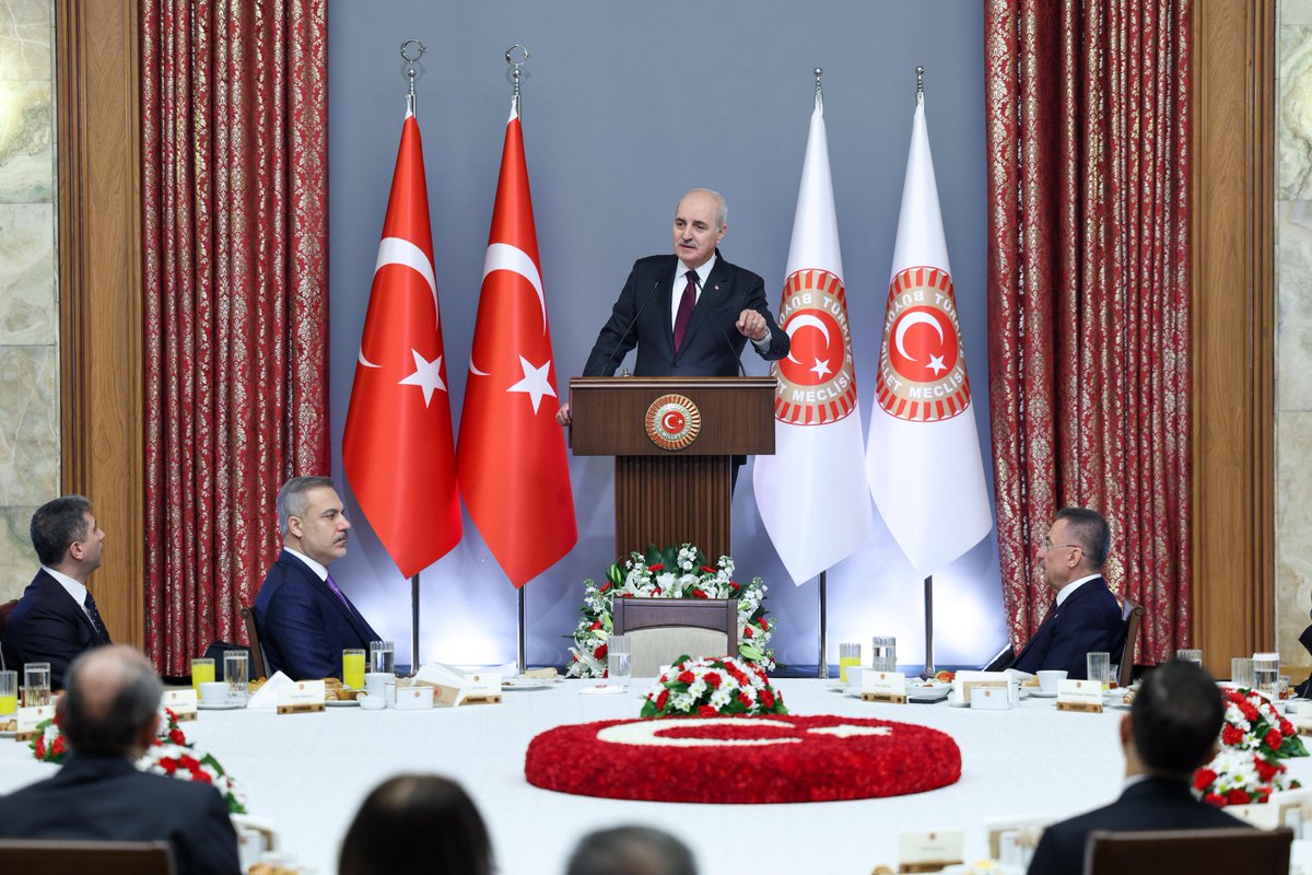 TC_Disisleri's tweet photo. Bakanımız @HakanFidan ve Büyükelçilerimiz, XVI. Büyükelçiler Konferansı kapsamında, TBMM Başkanımız Numan Kurtulmuş tarafından kabul edildi. https://t.co/ZlMWWAJwkn