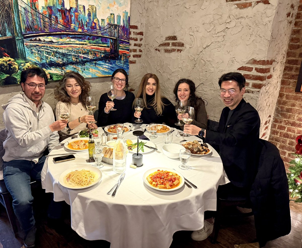 keisuke_ito_lab's tweet photo. Happy holidays and warm wishes for the New Year from the Keisuke Ito Lab at @EinsteinMed @Einstein_SCI!!  So grateful for this incredible team and truly proud to work alongside our colleagues at Einstein and our wonderful collaborators. @Cla_Morganti https://t.co/r1fZ0Gj7gl