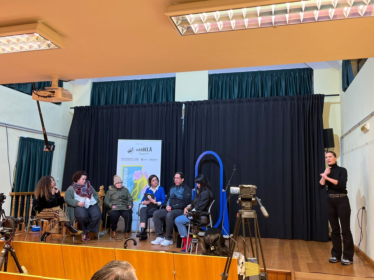 🎥 O proxecto tamén involucrou a creación dun videopódcast e un proceso de entrevistas para construír, dende o diálogo social, unha memoria emocional da migración en Ares.

🔗Infórmate con máis contexto en concellodeares.gal/ares-abre-un-e…