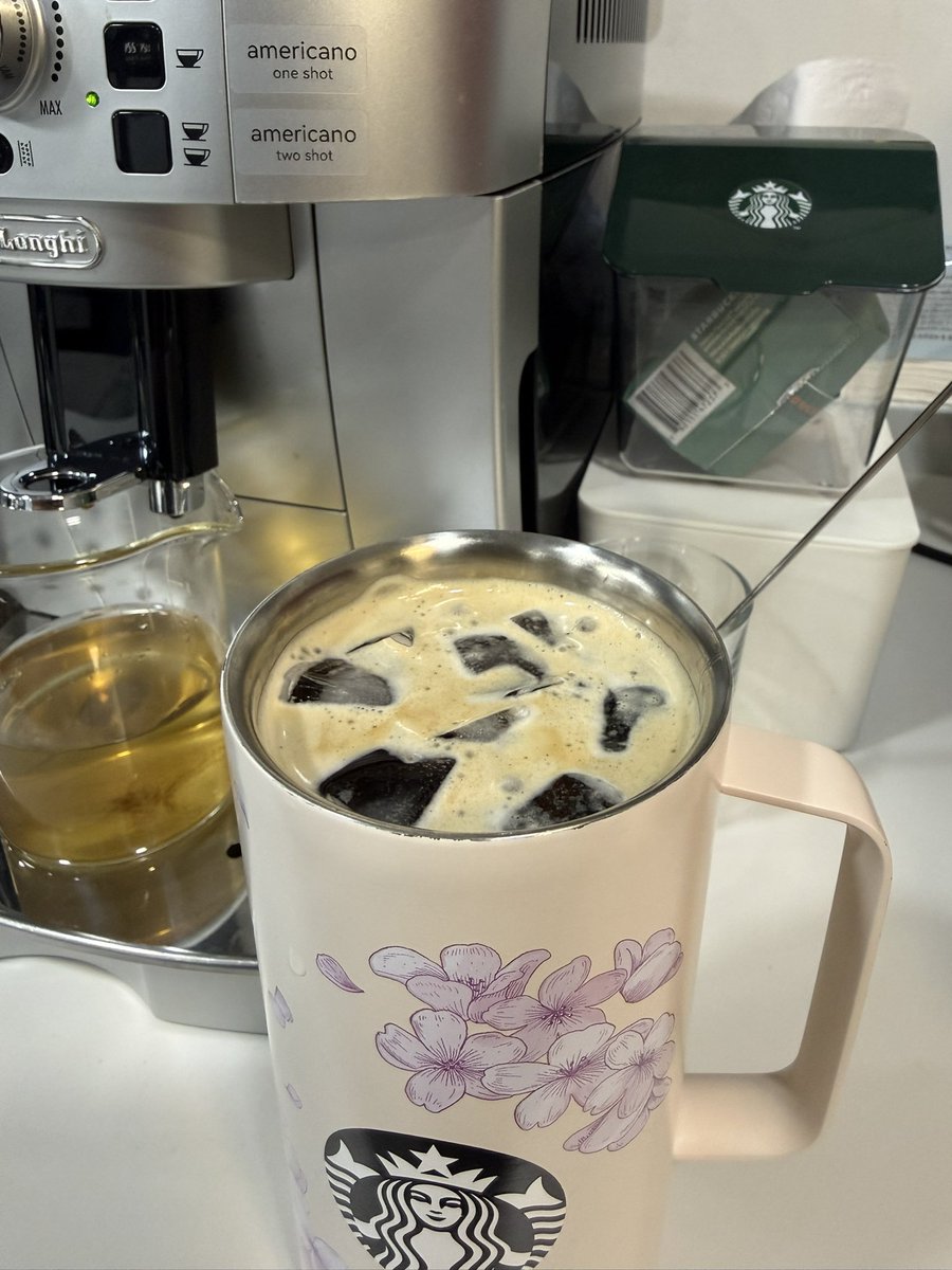 오늘은 밥 보다 커피가 당기는 저녁.