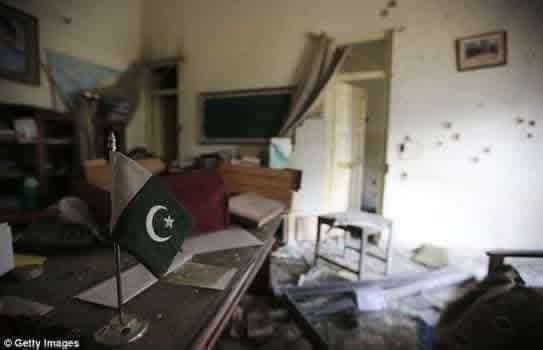 sidrabl's tweet photo. It’s been 11 years now but still this picture bring tears in my eyes. Everyone was crying in Peshawar on 16 December 2014. APS attack was one of its kind highly brutal terrorist activity which targeted innocent children and teachers.
#بچوں_کے_قاتل https://t.co/2Mb5ANANAA