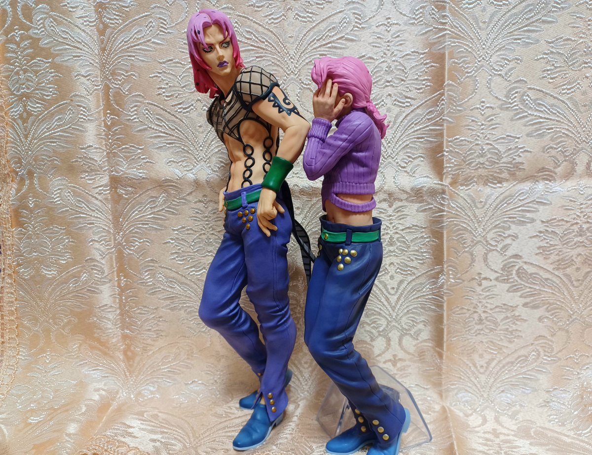 2MX9W's tweet photo. 実物思ってたよりでけェーーーッ！！！
二人の身長差！！！腰の位置！！！ボスの広い背中！！！！！ https://t.co/hWDzRDdgS6