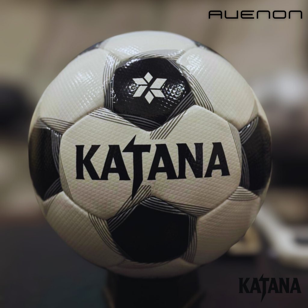 avenon_k's tweet photo. KATANAサッカーボール #サッカー
研ぎすませ、己のKATANA https://t.co/SRWveRess9