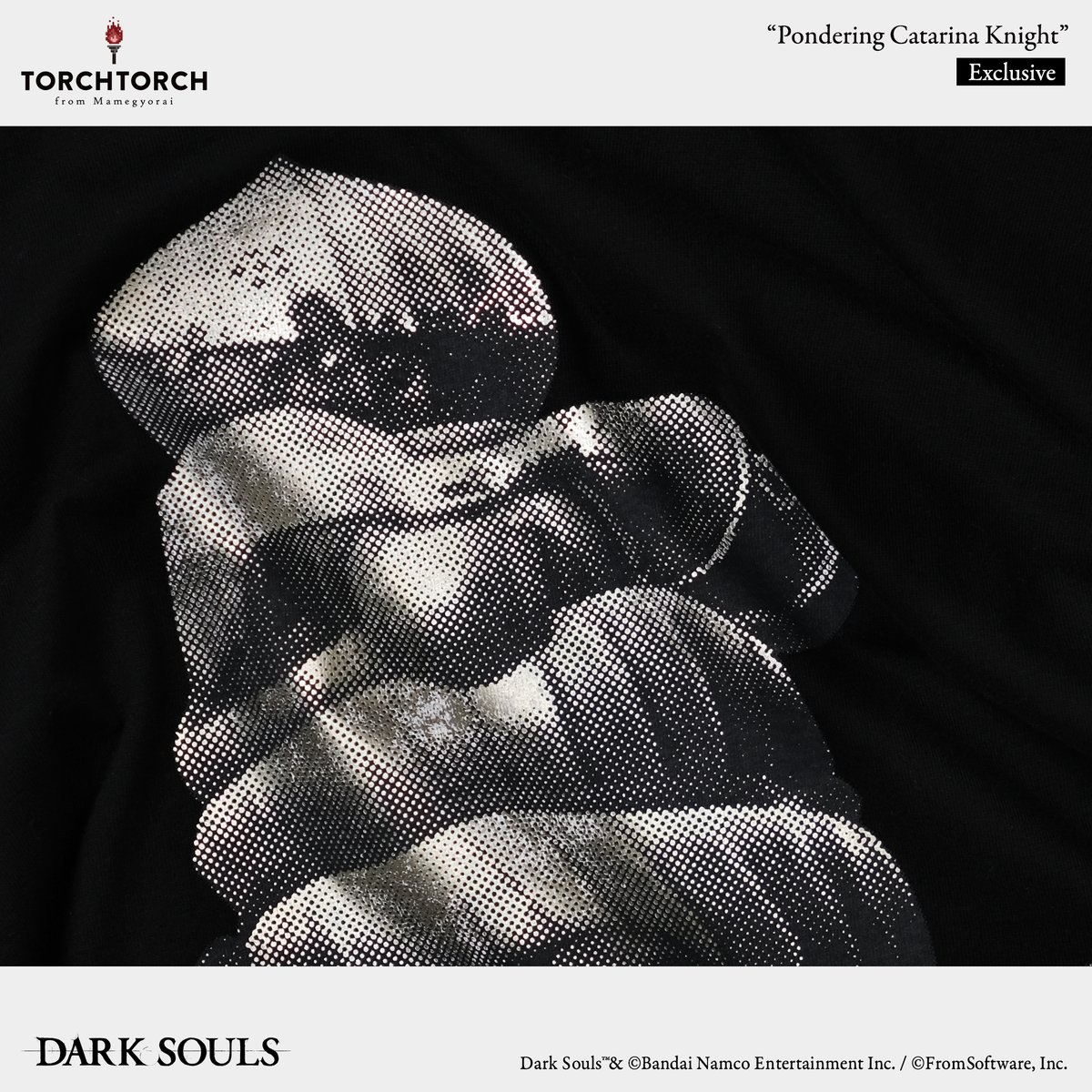 torchtorch_jp's tweet image. 【入荷のお知らせ】
心斎橋・名古屋PARCO各店に、店舗限定版「ダークソウル/ 悩めるカタリナ騎士」のTシャツが入荷いたしました。絵柄部分にパールシルバー箔を乗せた特別仕様。2色展開のうち、今回はブラックボディのみのご用意となります。メタリックな風合いをぜひお楽しみください。