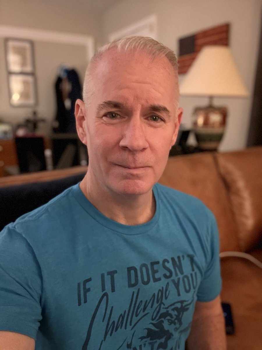 Delta06Running's tweet image. Morning strength is done. Hated my gym pic, so you get this quick at home shot. Shower and off to work. Have a great Tuesday, my running friends!

#delta06running #myrunningpartnerisbetterthanyours #fallrunning