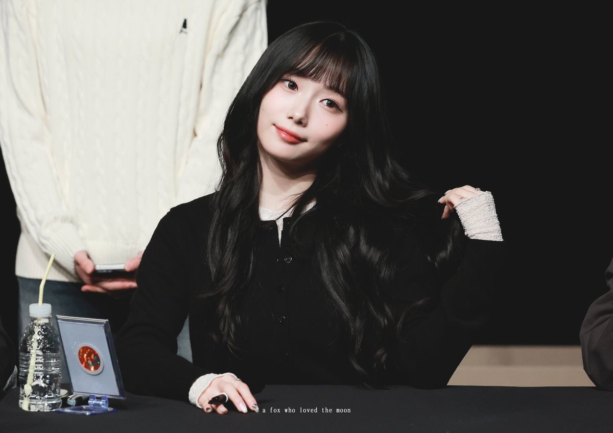 241215 메이크스타 팬사인회 HQ  

You're my no.1
You're my no.1
반짝이는 것 중에 제일 빛나는데

#서영은 #영은 #SEOYOUNGEUN #YOUNGEUN #ソヨンウン #ヨンウン #徐永恩 #Kep1er #케플러