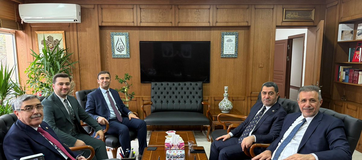 📍Milli Eğitim Bakanlığı 

AK Parti Gaziantep Milletvekillerimiz <a href="/EyupOzkececi/">Mehmet Eyup Özkeçeci</a> , <a href="/irfancelikaslan/">İrfan Çelikaslan</a> ve <a href="/BBozgeyik_27/">Bünyamin Bozgeyik</a> ile birlikte; Gaziantep İl Millî Eğitim Müdürü olarak görev yaptığı dönemde şehrimize önemli hizmetlerde bulunan, Millî Eğitim Bakanlığı Ölçme, Değerlendirme ve