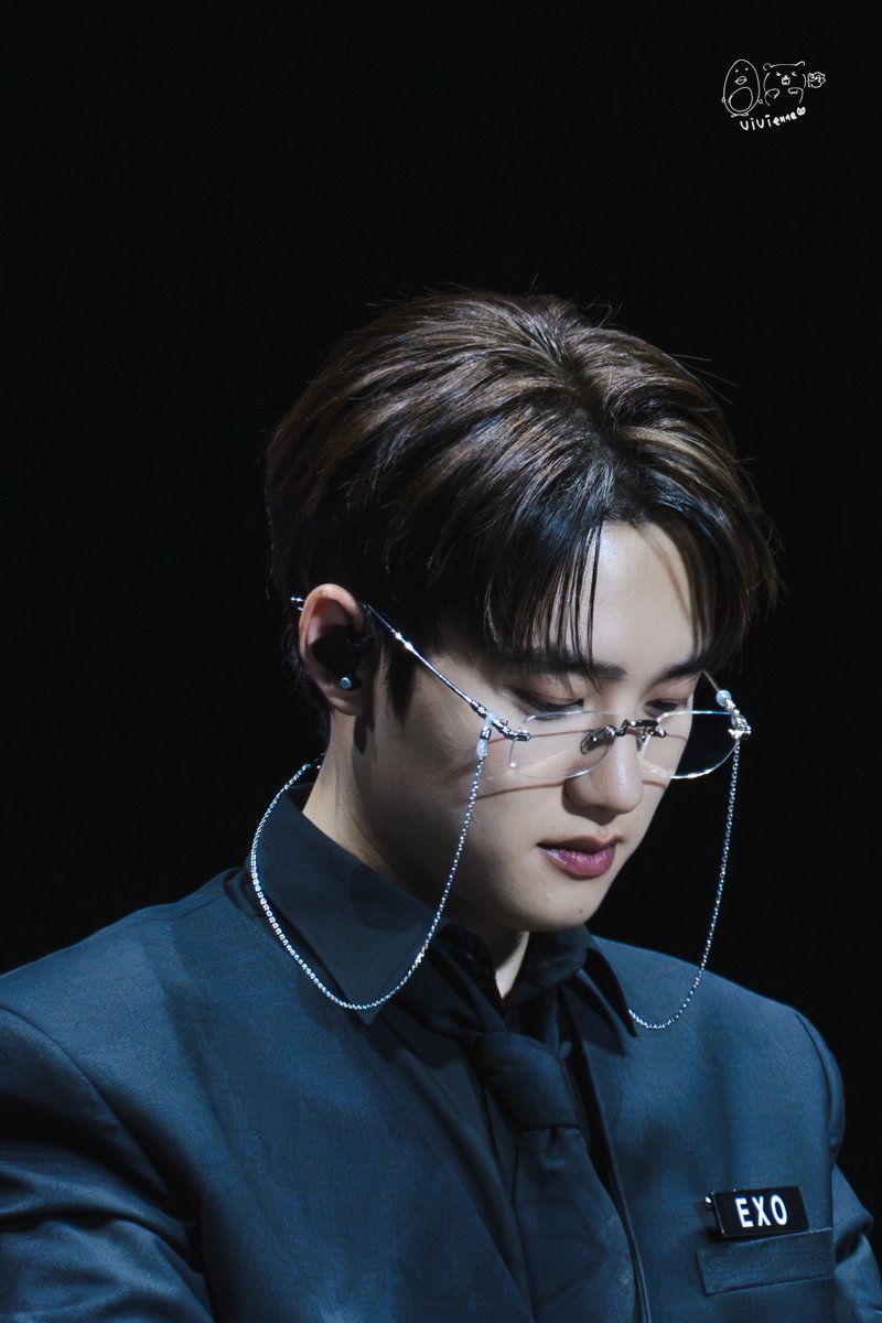 viviennezhou33's tweet image. 251214 EXO'verse 19:00 
This butler is overflowing with sensual charm.
  📷 #도경수 #DOHKYUNGSOO #KYUNGSOO #디오 #DO（DO） #ドギョnssu #都敬秀 #EXO #엑소 #weareoneEXO #EXOverse_1