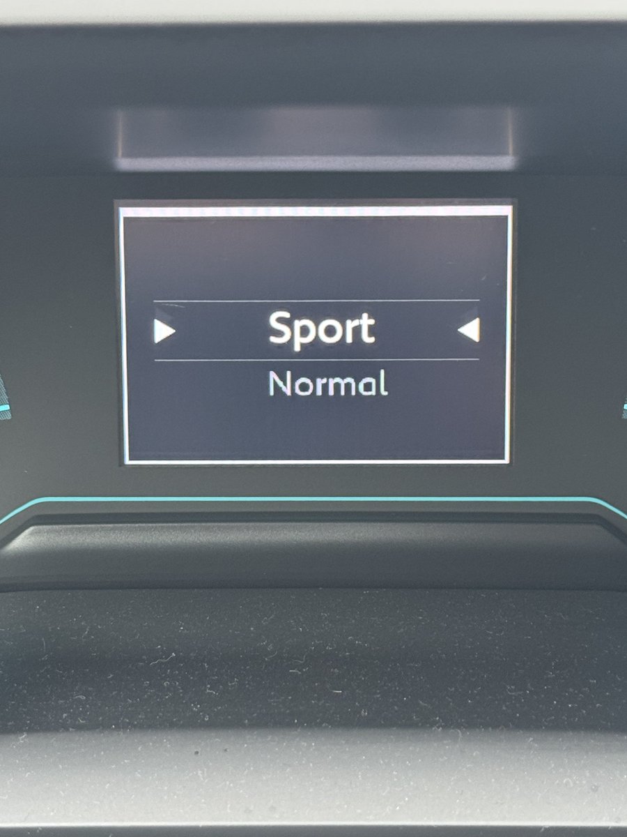 OverVT_'s tweet image. Je vais aller me foutre dans le platane le plus proche, je reviens