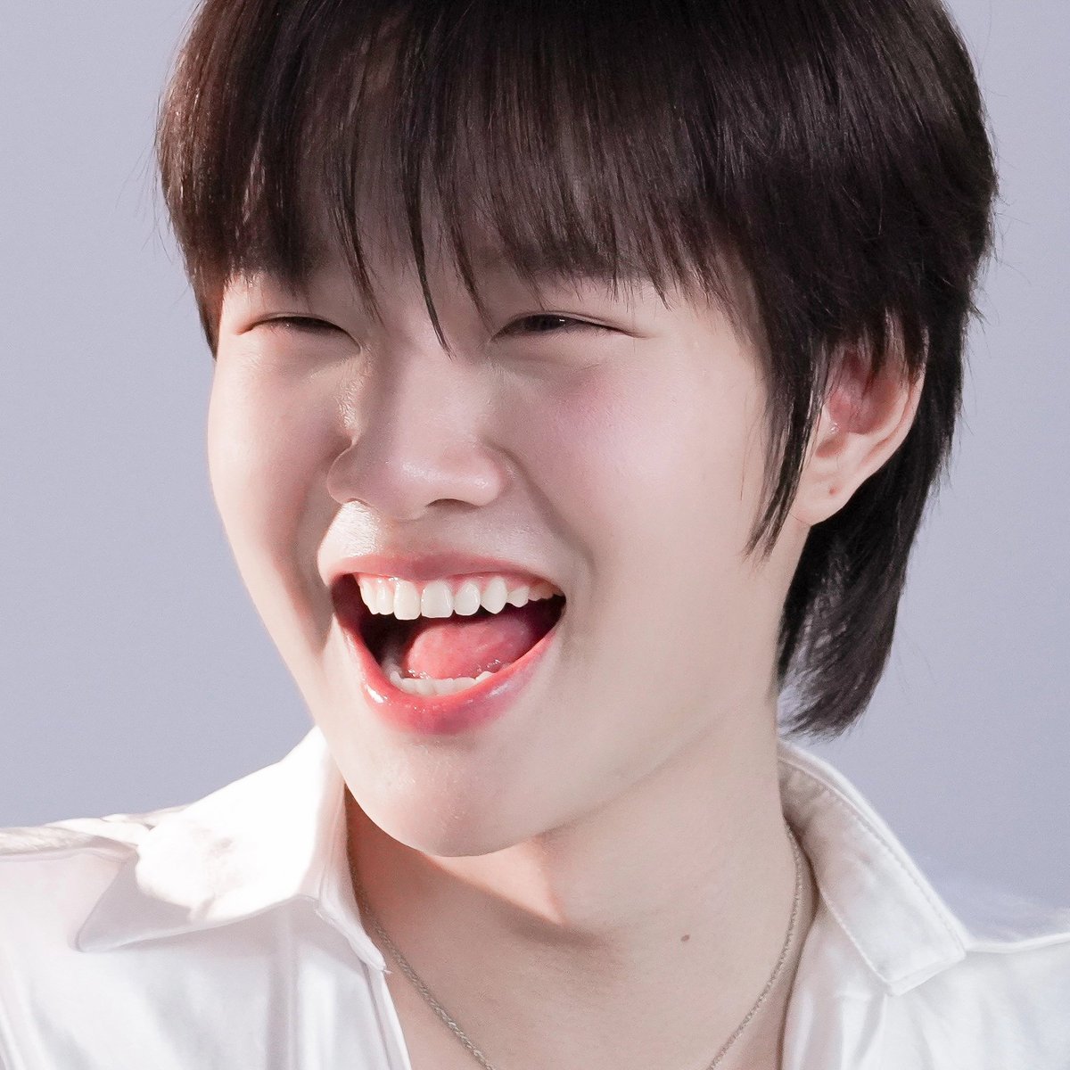 Jaae_Chayada's tweet photo. มี๊ไม่รู้ว่ากว่าจะมาถึงวันนี้ ปิงต้องเหนื่อย ต้องลำบากขนาดไหน แต่มี๊อยากบอกว่า วันนี้มันสำเร็จแล้วนะ ปิงเก่งมาก ปิงเหมาะกับความรัก ปิงเหมาะกับรอยยิ้มสวยๆ ปิงเป็นปิงมันดีที่สุดแล้วนะ โฟกัสแค่คนที่รักหนูก็พอนะลูก ❤ หลงรักรอยยิ้มของปุ๋งที่สุดเลย😊😊 #กล่องกําลังใจให้น้ําปิง https://t.co/elkU4HIw5q