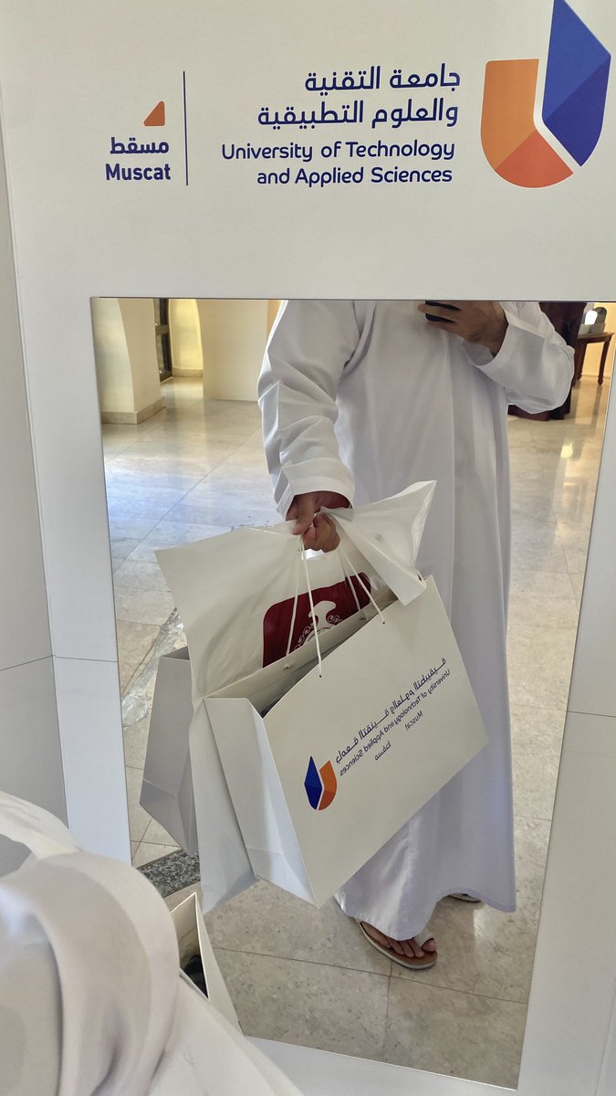 ibr74im's tweet photo. 🎓⏳🧡💙🧡💙 https://t.co/W87fPZIQh5