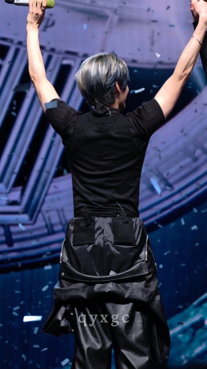 シャオジュン  レア　ポラロイド Nice body Nice booty😙🍑 #XIAOJUN #샤오쥔 #肖俊 #シャオジュン