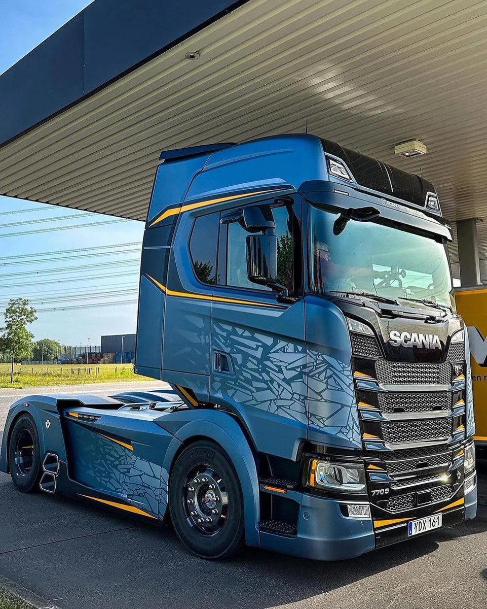 kozy_corner2000's tweet photo. #scaniav8 #scania #scaniapower #scaniavabis #scaniatruck #4k #trucks #trucking #scaniatrucks https://t.co/HSsQQyPZq7