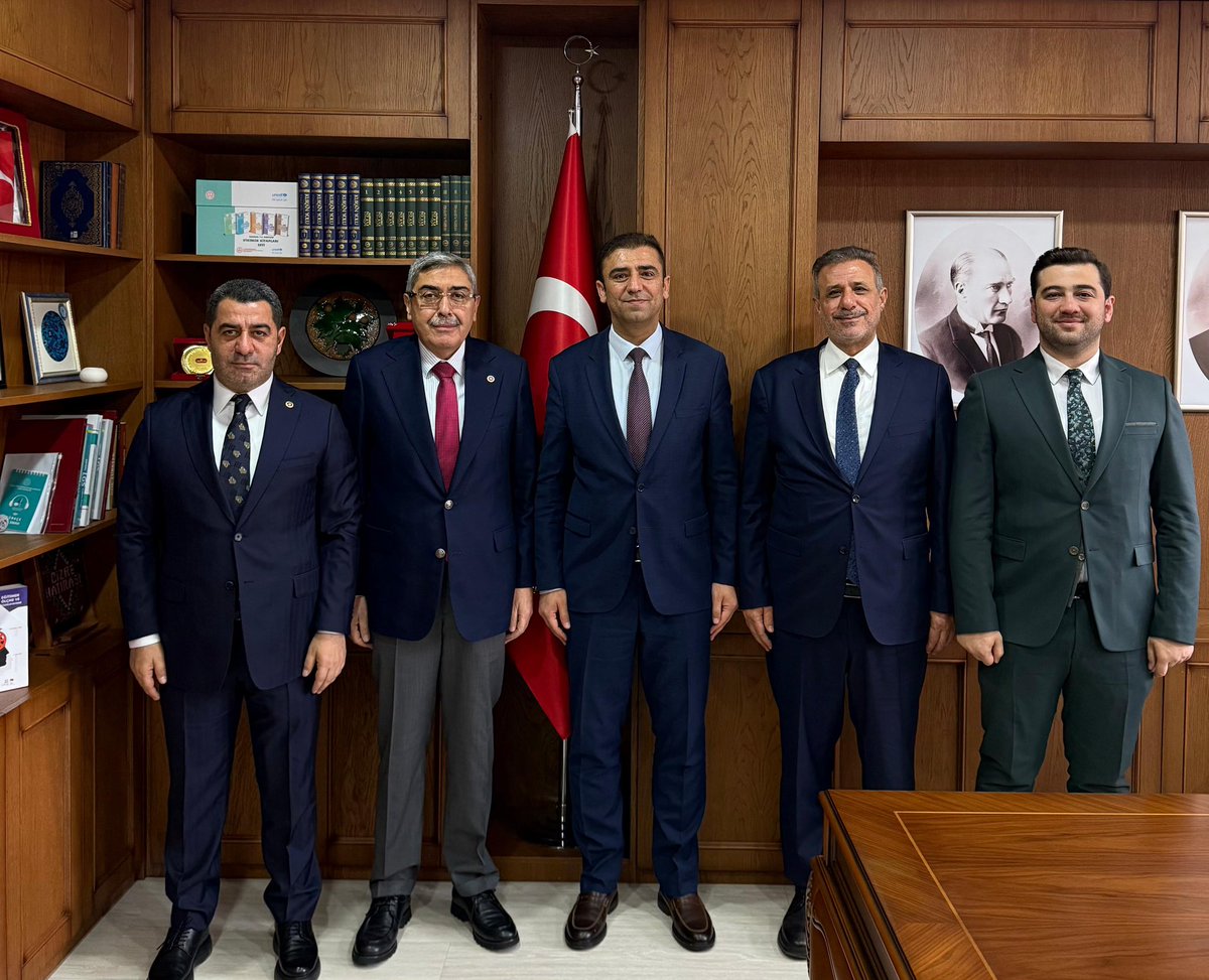 AK Parti Gaziantep Milletvekillerimizle birlikte Milli Eğitim Bakanlığı Ölçme, Değerlendirme ve Sınav Hizmetleri Genel Müdürlüğüne atanan Dr. Erdal Kılınç’a hayırlı olsun ziyaretinde bulunduk.

Sayın Genel Müdürümüze nazik misafirperverliği için şükranlarımı sunuyor, yeni