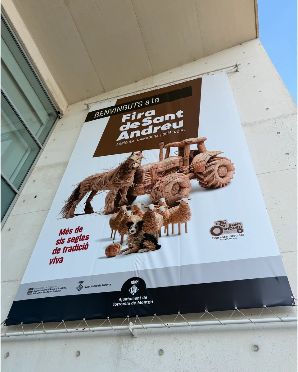 PlacidBusquets's tweet photo. 631 Fira de Sant Andreu: Continuïtat i Arrel. 🍏 Nou treball que consolida el sistema visual de la fira. El vímet no és decoració, és el símbol que uneix ofici i tradició. Una identitat que es renova any rere any, mirant al futur sense perdre l’origen.

🔗 https://t.co/E4YXEmfh6G https://t.co/bmAl6uVmqP