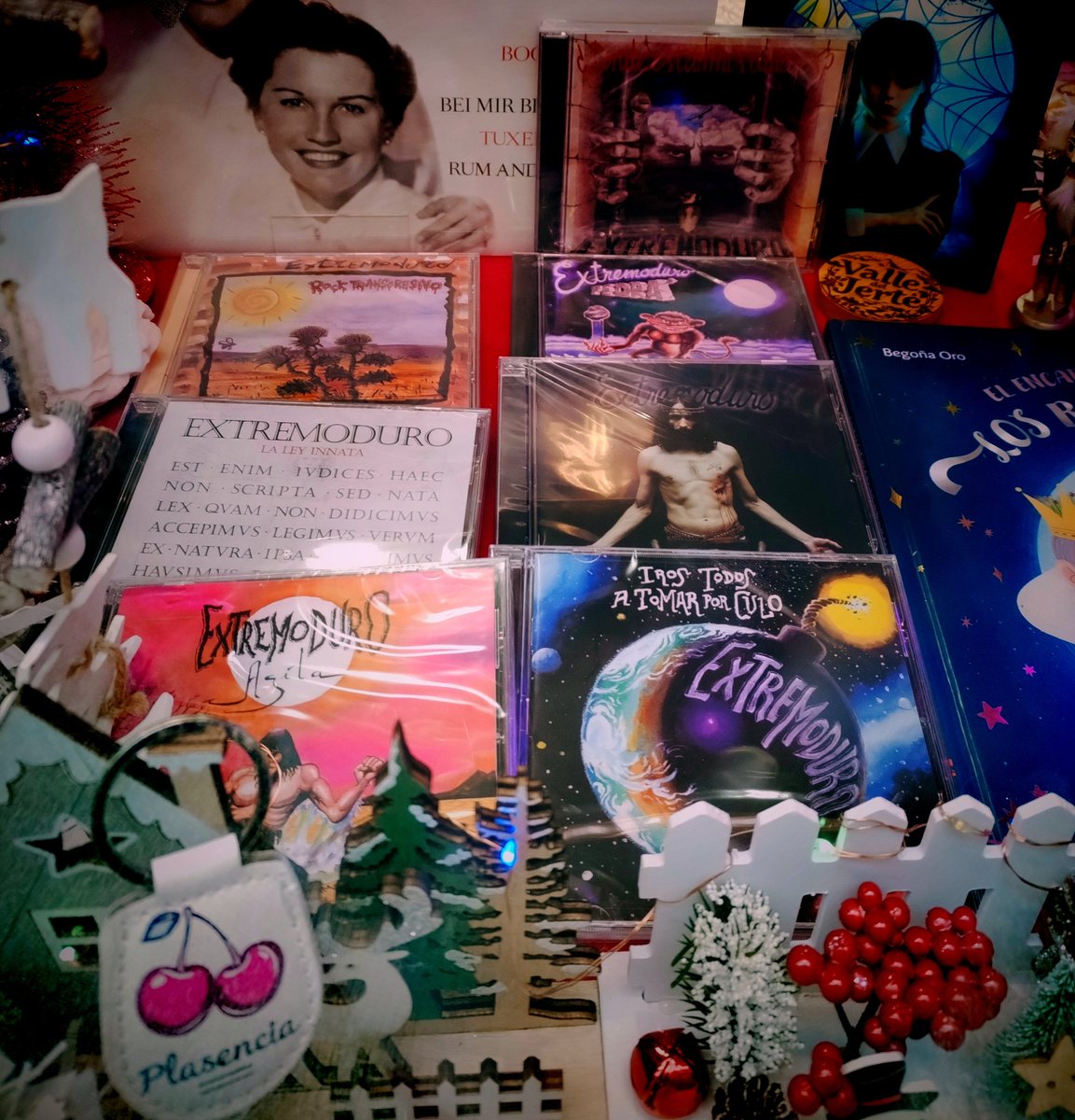 Te queremos, te echamos de menos.
#robe 🖤🕯️