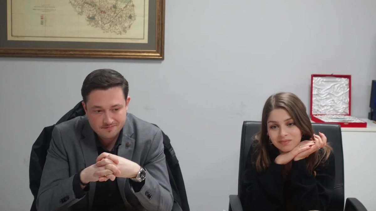 MOBursaSubesi's tweet photo. Bursa Uludağ Üniversitesi Mimarlık Fakültesi ile Osmangazi Belediyesi arasında başlatılan iş birliği çalışmaları kapsamında; BUÜ Mimarlık Fakültesi' nden Prof. Dr. Sibel Polat, Yüksek Lisans Öğrencisi Mimar Göktürk Bostancı, Osmangazi Belediyesi AR-GE Müdürlüğü' nden Mimar Berkay Salman ve Mimar Ece Elçi ile kentin farklı noktalarında, halkın katılımıyla ve ortak akılla geliştirilen mobil(Pop-up) mekân kurgularına ilişkin proje sürecini değerlendirmek üzere 15 Aralık 2025' te toplantı gerçekleştirdik.

Osmanlı’ nın kuruluşunun 700. yılı hazırlıkları çerçevesinde de ele alınacak proje kapsamında öğrenci, kentli ve meslek profesyonellerinin bir araya geldiği atölye çalışmalarında üretilen mobil mekanların hem işbirliği süreci hem de sonuç ürün bağlamında uluslararası platformlara taşınması hedeflenmektedir.

Mimarlar Odası Bursa Şubesi olarak; mimarlık meslek ortamına, kente ve kamusal yaşama katkı sunan katılımcı, nitelikli ve iş birliğine dayalı tüm çalışmalarda yer almaya devam edeceğiz.

#MimarlarOdasıBursaŞubesi #Ortakakıl #KatılımcıMimarlık #KenteMekân #700yıl @MimarlarOdasi_T @uludagkurumsal @OsmangaziBLD @TMMOB1954