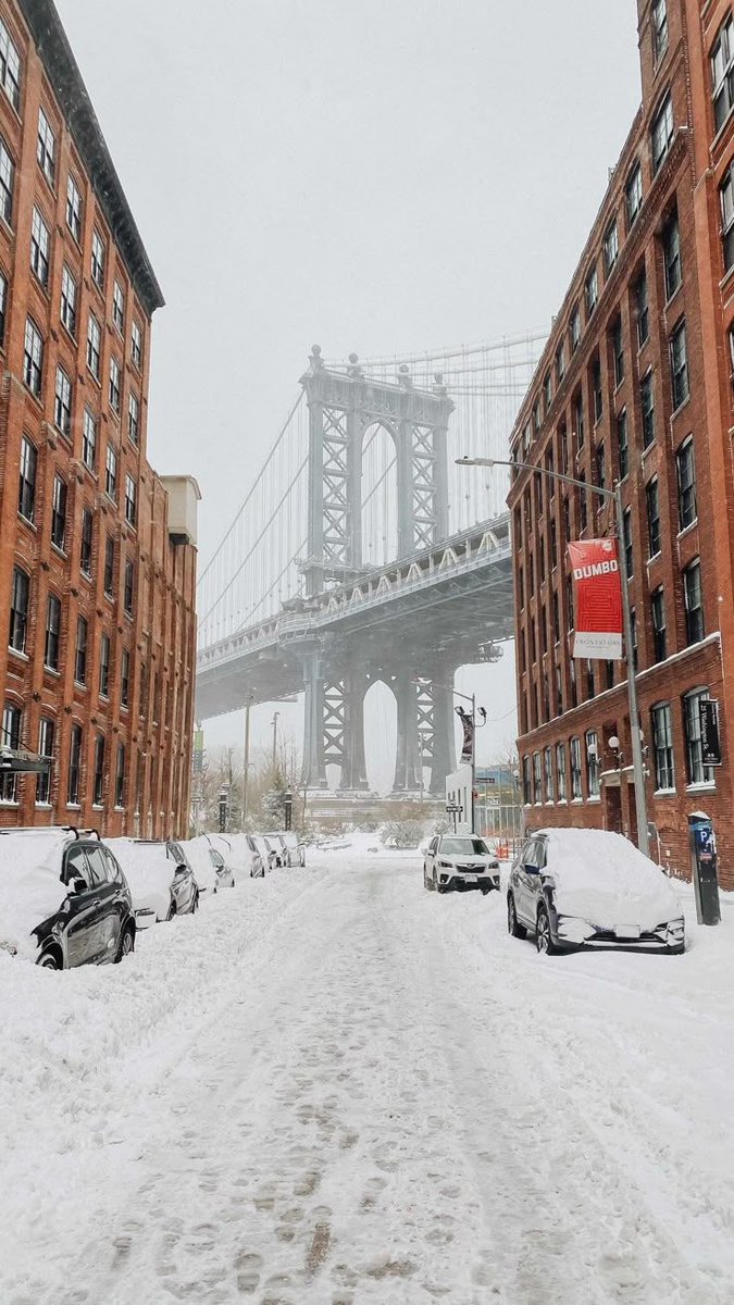 mozinity's tweet photo. NYC https://t.co/wOPq1XlXHF