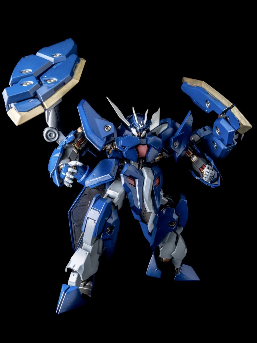 こちらも完成して写真撮ってました💦
HG 1/144 ガンダムザガン
あんまりテンション上がらない機体…
これも水性塗料の筆塗り全塗装です。
#ガンプラ