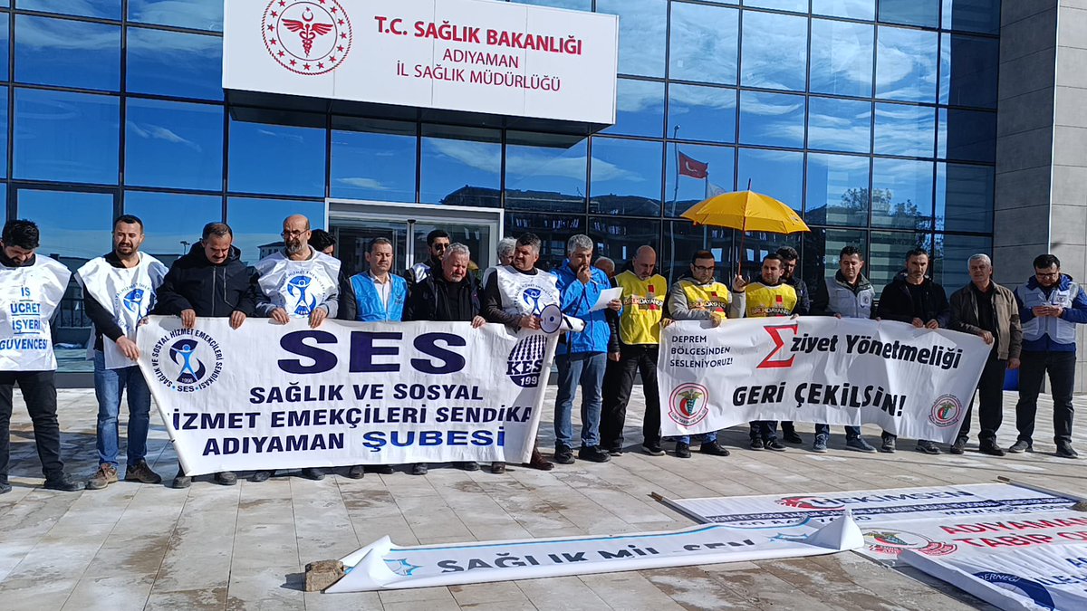 adiyamantabip's tweet photo. Aile hekimliği EZİYET yönetmeliği Adıyaman İl Sağlık Müdürlüğü önünde basın açıklaması yapılarak protesto edildi. https://t.co/oAuG8kOQNa
