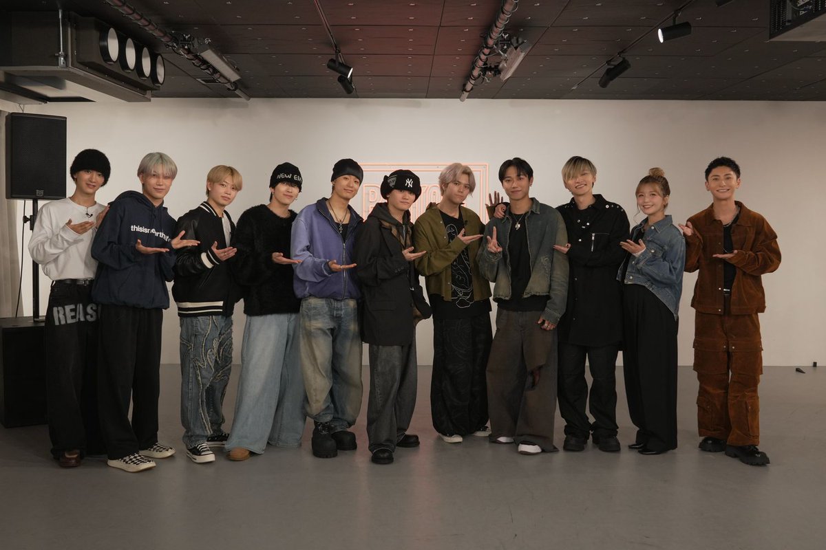 encore_inf's tweet photo. 話題沸騰中のMAZZEL公式YouTube人気企画「MAZZEL ROOM #まぜべや」にAAA・宇野実彩子＆日髙光啓＆與真司郎がサプライズ出演 最新シングル表題曲「Only You」からつながる共演

https://t.co/NgP8Mk6JC7

#MAZZEL #AAA #宇野実彩子 #日髙光啓 #與真司郎 https://t.co/Q7kqeayjqb