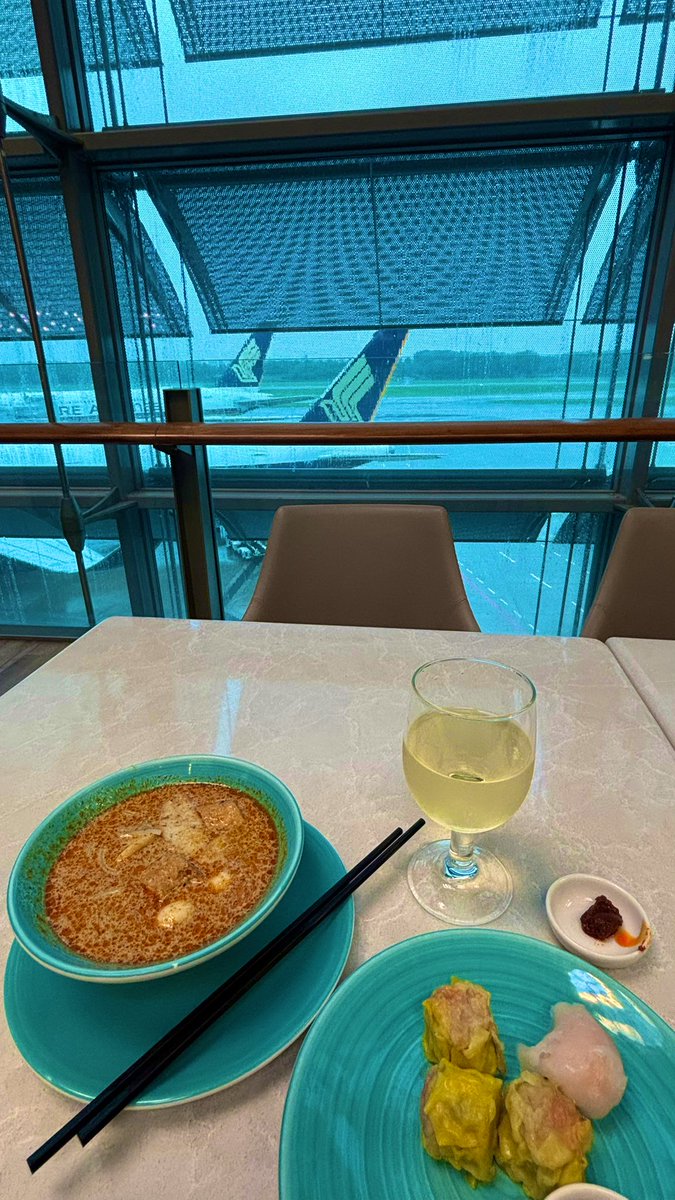 Capt_Bee's tweet image. 今年最後の出張to Mumbai…。飲み会続きで走る時間がない。Mumbaiで走りたい。ラクサが沁みる。
#SQ424 #ラクサ