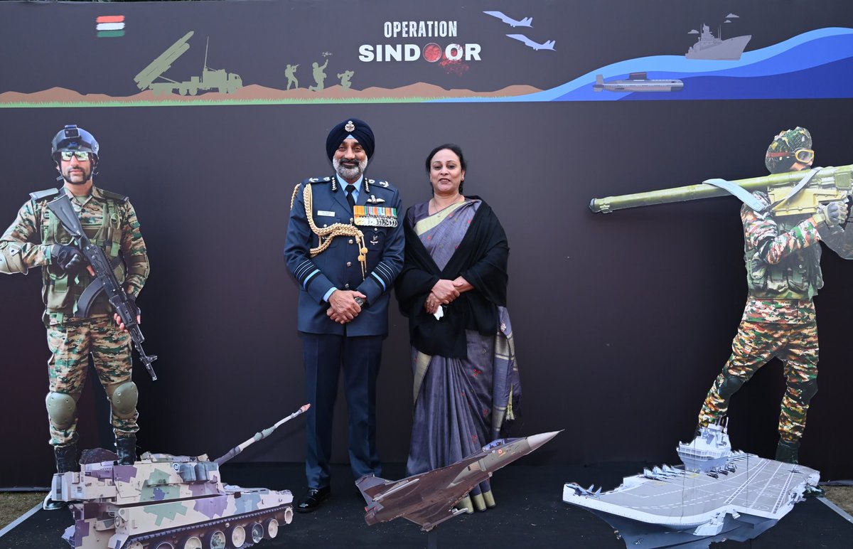 adgpi's tweet photo. #VijayDiwas Reception
Air Chief Marshal A P Singh, CAS graced the #VijayDiwas Reception held at #ArmyHouse, hosted by #GeneralUpendraDwivedi, #COAS. During the event, he paid solemn tributes to the valour and supreme sacrifice of the #IndianArmedForces in the 1971 War. He also interacted with the defence innovators, Veterans and gallantry award winners of OPERATION SINDOOR.
The 1971 War stands as a testament to exemplary Tri-Service synergy, showcasing the seamless coordination of the Army, Navy and Air Force in securing a decisive victory.
“Synergising strengths, forging a stronger future - the Indian Armed Forces march together in service of the Nation.”
#IndianArmy
@DefenceMinIndia
@SpokespersonMoD
@IAF_MCC