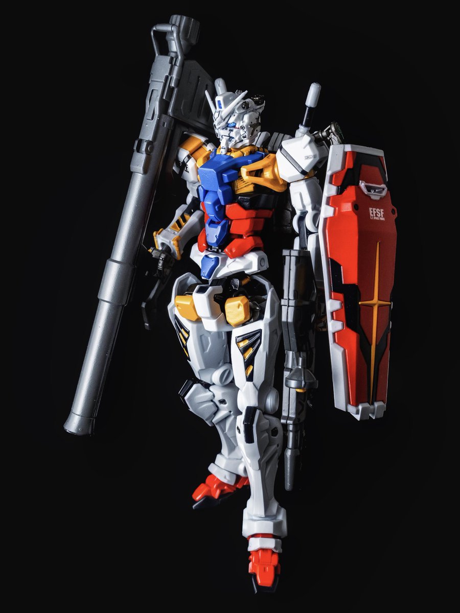 写真撮り直ししてました
HG 1/144 白いガンダム
水性塗料の筆塗り全塗装です。
#ガンプラ 
#白いガンダム