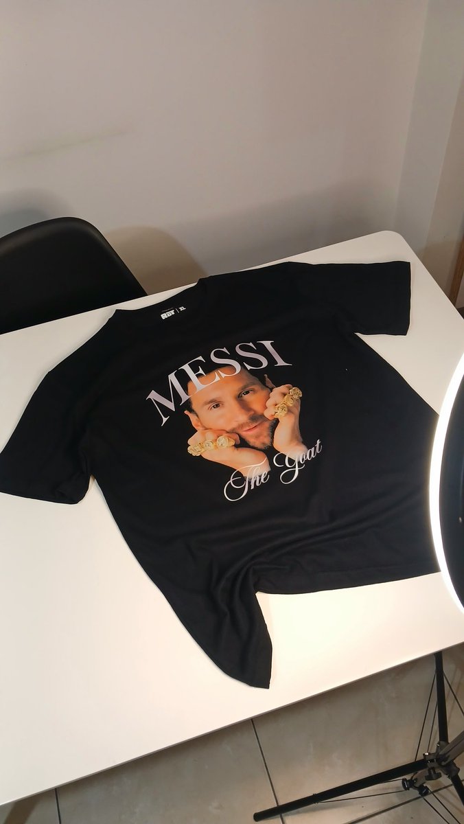 SimonLuqui's tweet photo. #fmluzu Me dedico a el diseño y estampado de ropa personalizada, todo a pedido y gusto del cliente💪🏼 https://t.co/IM8v1NEcVd