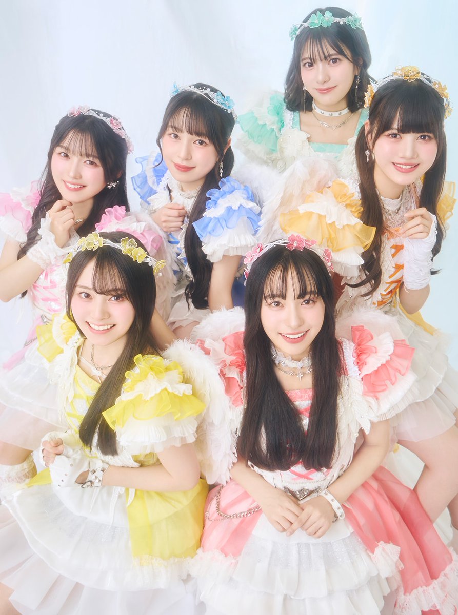 natalie_mu's tweet image. 【インタビュー】Straight Angeli

スターダストの新アイドルグループ
元日に1stシングル「STARlighT」発表

💫個性を表した6人それぞれのキャッチコピー
💫松隈ケンタが提供する“Kawaii Rock”
natalie.mu/music/pp/strai…

#StraightAngeli #ストアン