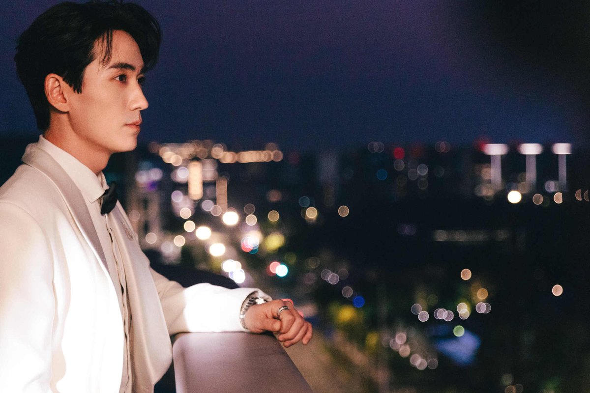 wenella_subs's tweet photo. /1 Dec 16 Zhu Yilong Studio: "Embrace the unknown, and listen to the rhythm of time."

#ZhuYilong #朱一龍 #朱一龙 https://t.co/SdD21BHYtO