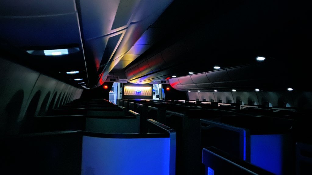 scottiebateman's tweet image. The 350th day. 

A quiet milestone on the calendar, but at 40,000 feet it feels anything but ordinary.

There’s something fitting about meeting the Airbus A350 on the 350th day of the year. A machine built for long horizons and quiet confidence, revealing its character only when…