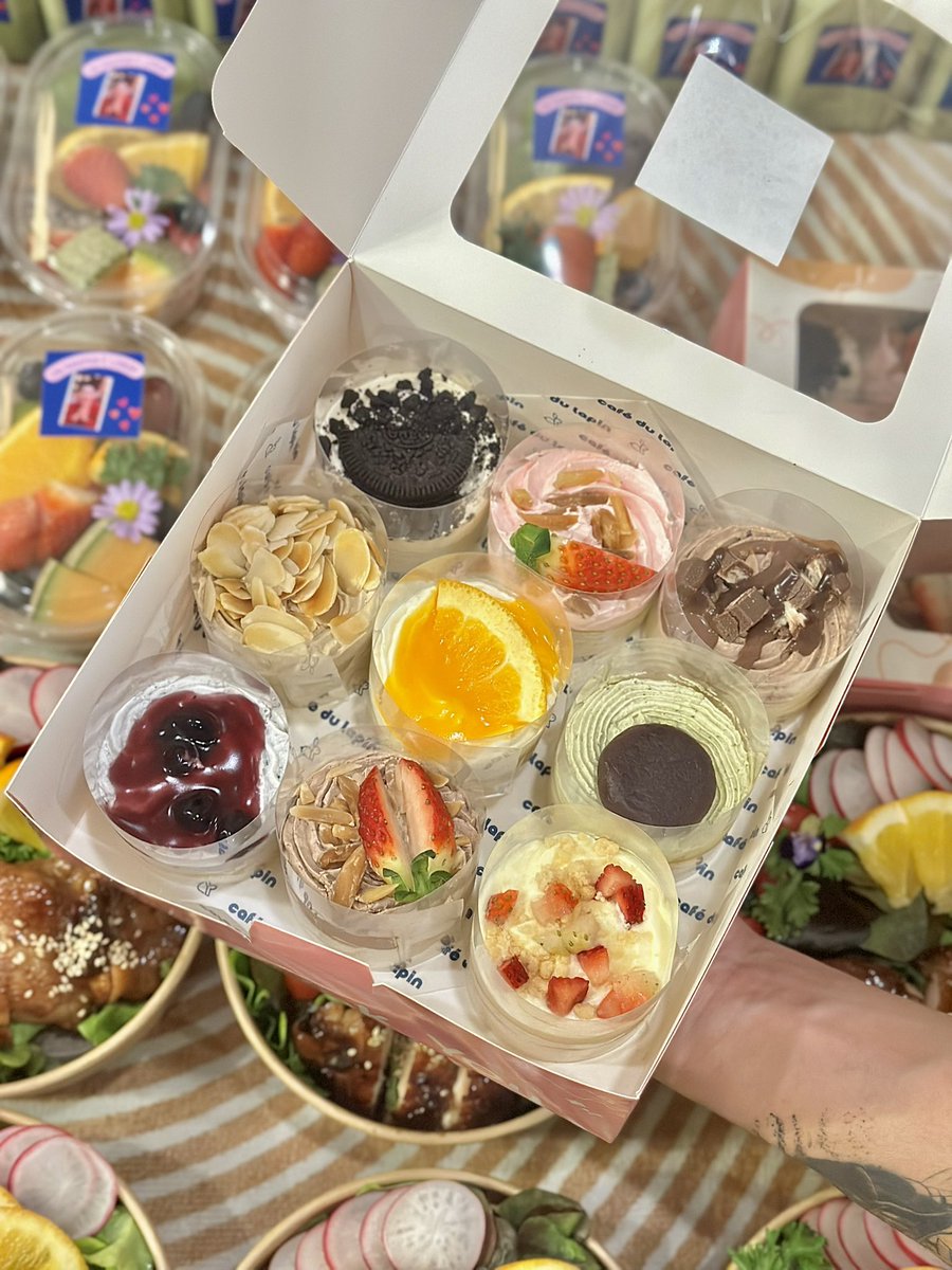 Torfuncatering's tweet image. 🗓️ 15/12/2025
#foodsupport
Thank you lovely Inter fans from Germany 🇩🇪 for ordering food support for Leng Thanaphon 🥰. Enjoy your meal 

#LengThanaphon 
#MuTeLuvHelloIsThisLuck

#snackbox #foodsupportศิลปิน 
#ฟู้ดซัพพอร์ต 
#ฟู้ดซัพพอร์ตศิลปิน 

LINE: @Torfuncatering