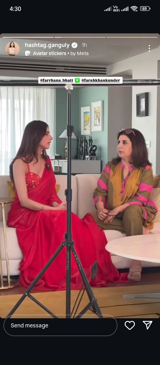 khursheed_09's tweet photo. When Bollywood meets real talk 🔥
Director–producer Farah Khan sits down with Farrhana Bhatt for a cooking vlog that’s more than recipes — candid chats, warm vibes, and two strong women sharing stories beyond the kitchen. 🍽️✨
#FarahKhan #FarrhanaBhatt #CookingVlog https://t.co/xf80EJaB4A