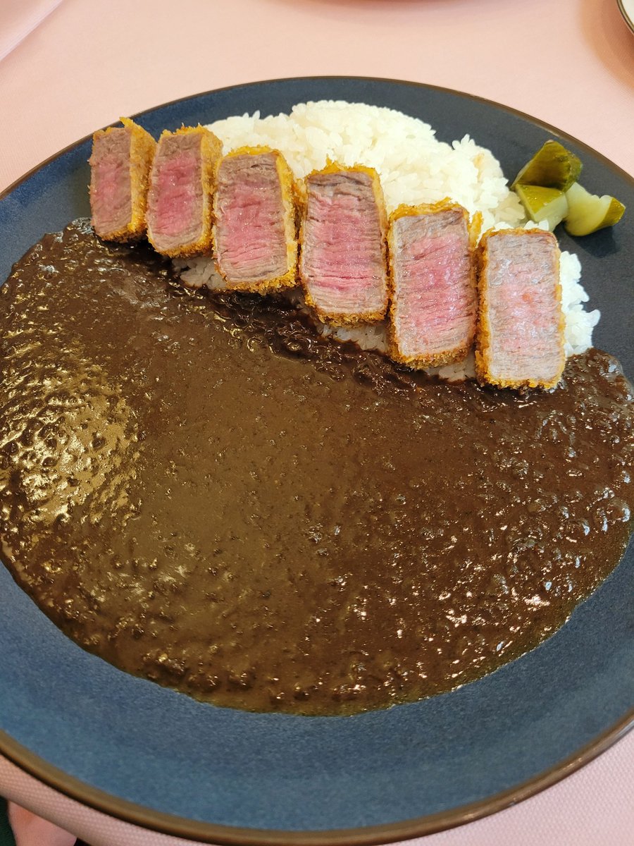 5050601's tweet photo. 伊勢丹の和牛カツカレー…

3500円…

美味しかった…けど…

次はいつかな…w https://t.co/vWO9dAHyc1