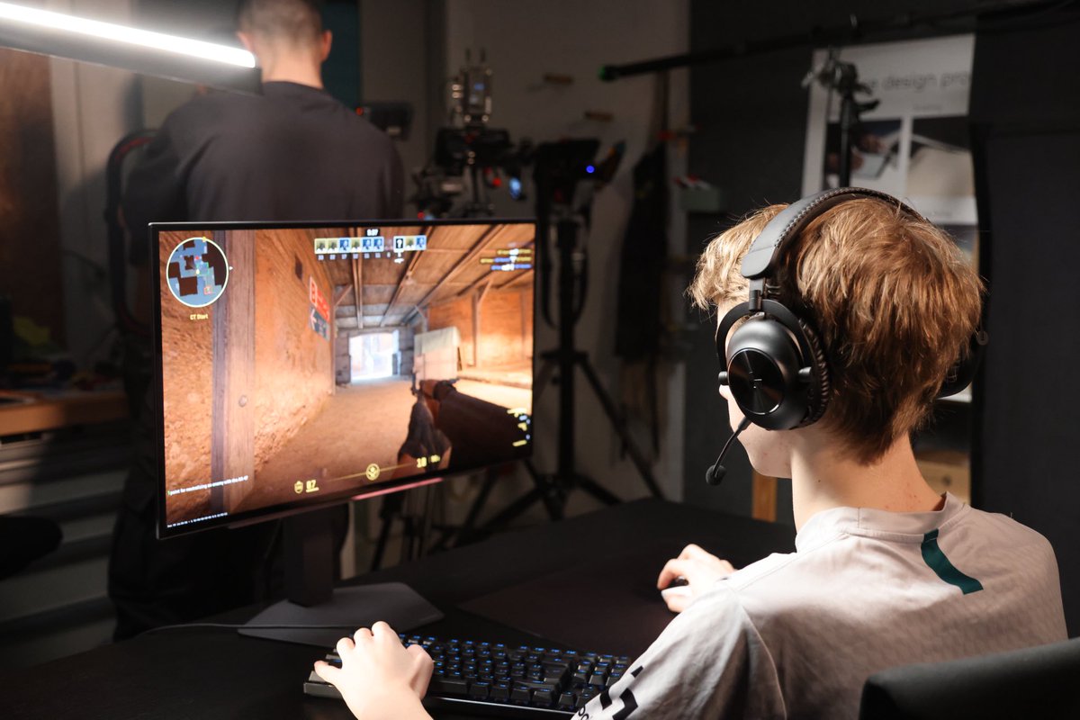 Product testing at the <a href="/LogitechG/">Logitech G</a> office!🤩